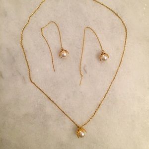 Gold/pearl necklace and earrings set